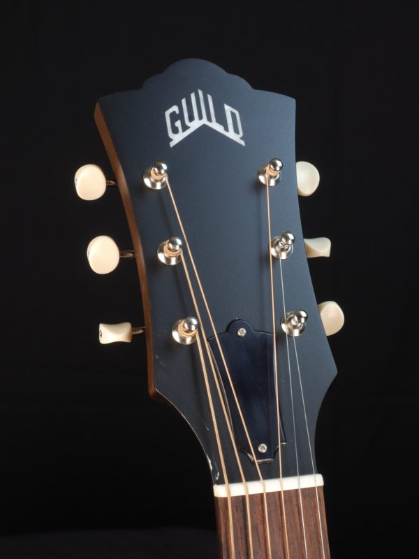 guild m 40 troubadour guitar headstock