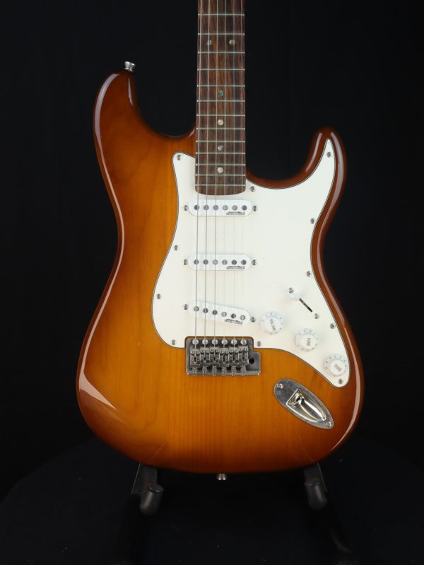 gladiator strat tobacco sunburst (1)