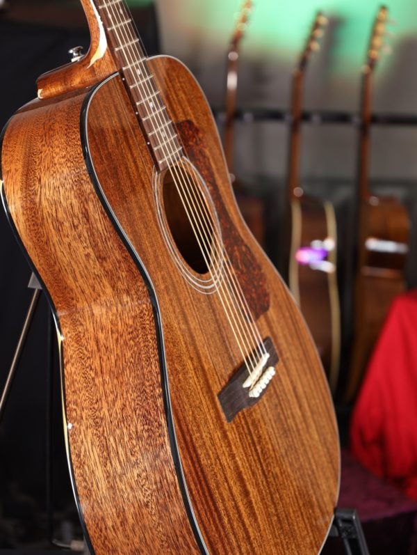 guild om120 guitar mahogany