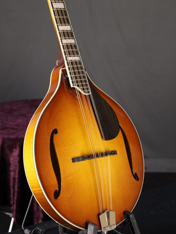 eastman mdo605 gb octave mandolin front