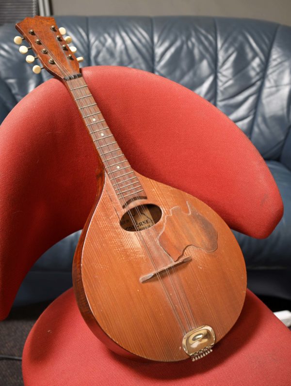 the osborne mandolin made in australia (7)