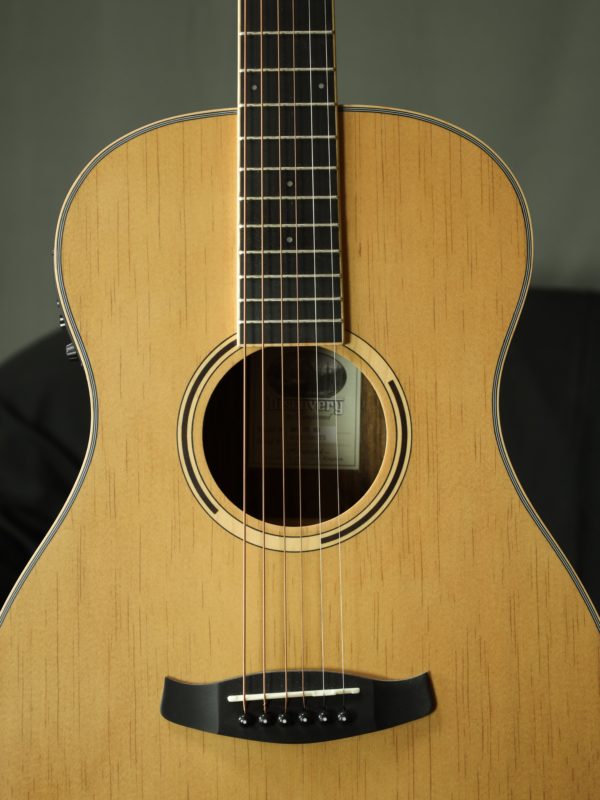 tanglewood discovery parlour spruce top