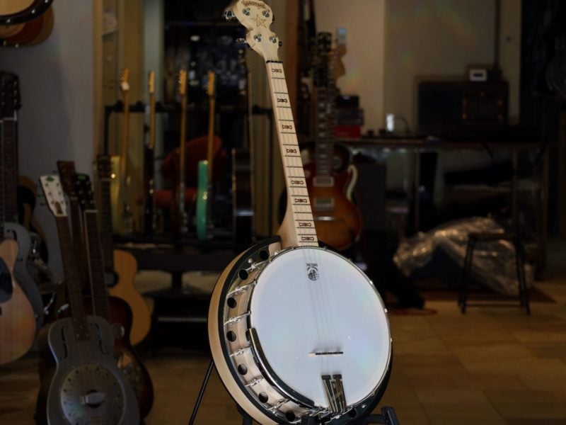 deering goodtime irish tenor banjo