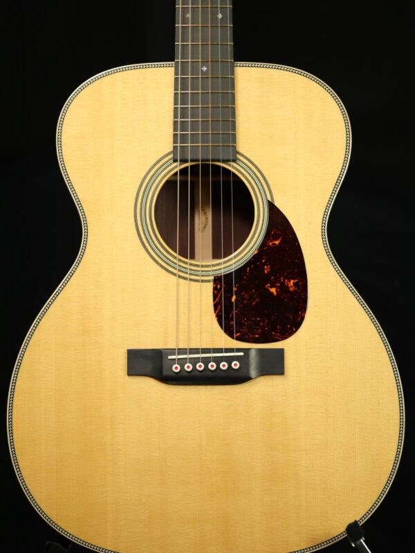 martin om 28 modern deluxe guitar