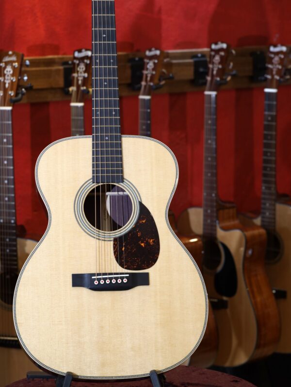 martin om 28 modern deluxe guitar