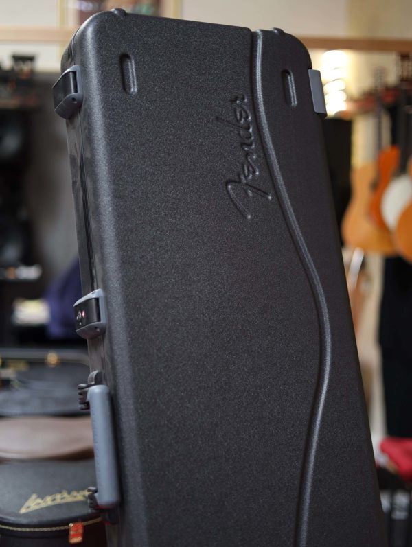 fender stratocaster professional guitar case