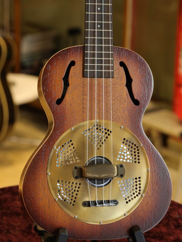 kala tenor resonator ukulele (10)