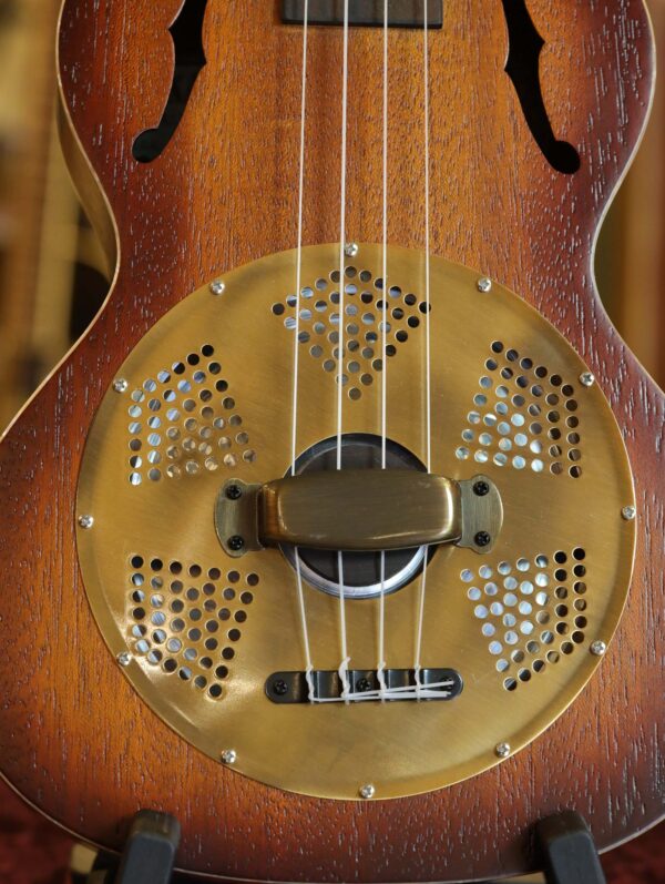 kala tenor resonator ukulele (9)