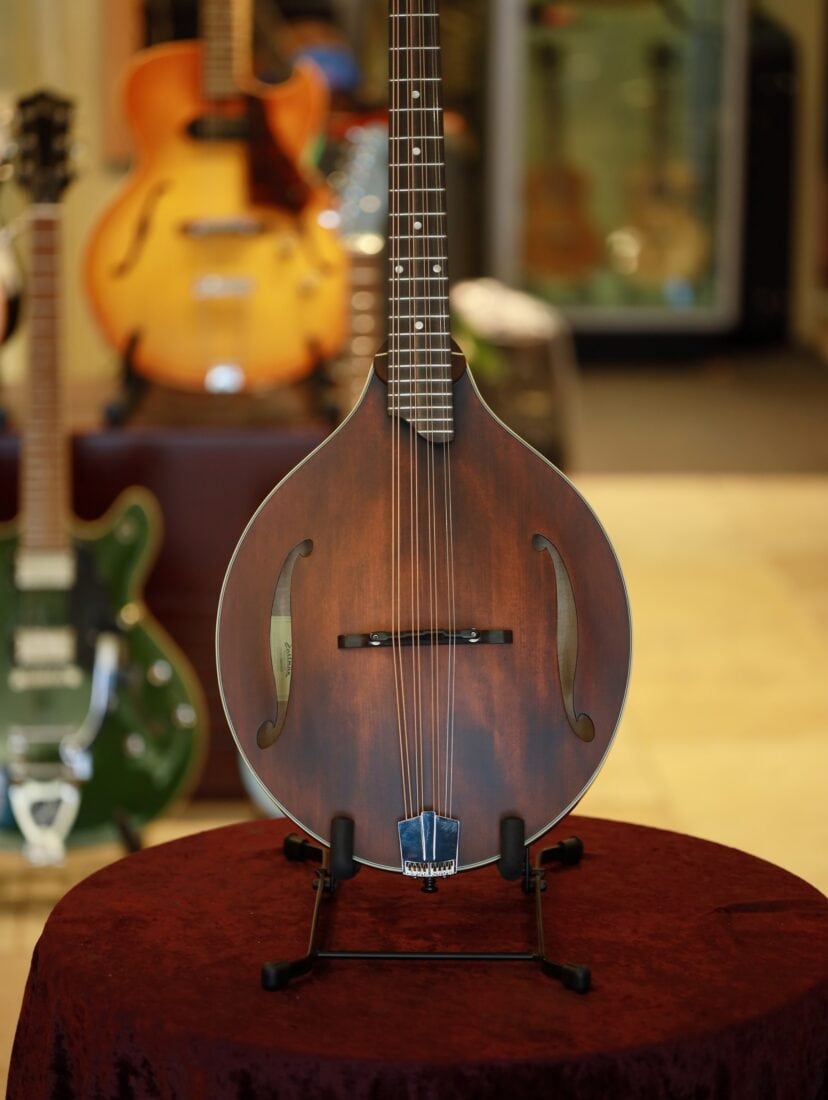 Eastman MDO-305 オクターブマンドリン MDO305 - Eastman Guitars