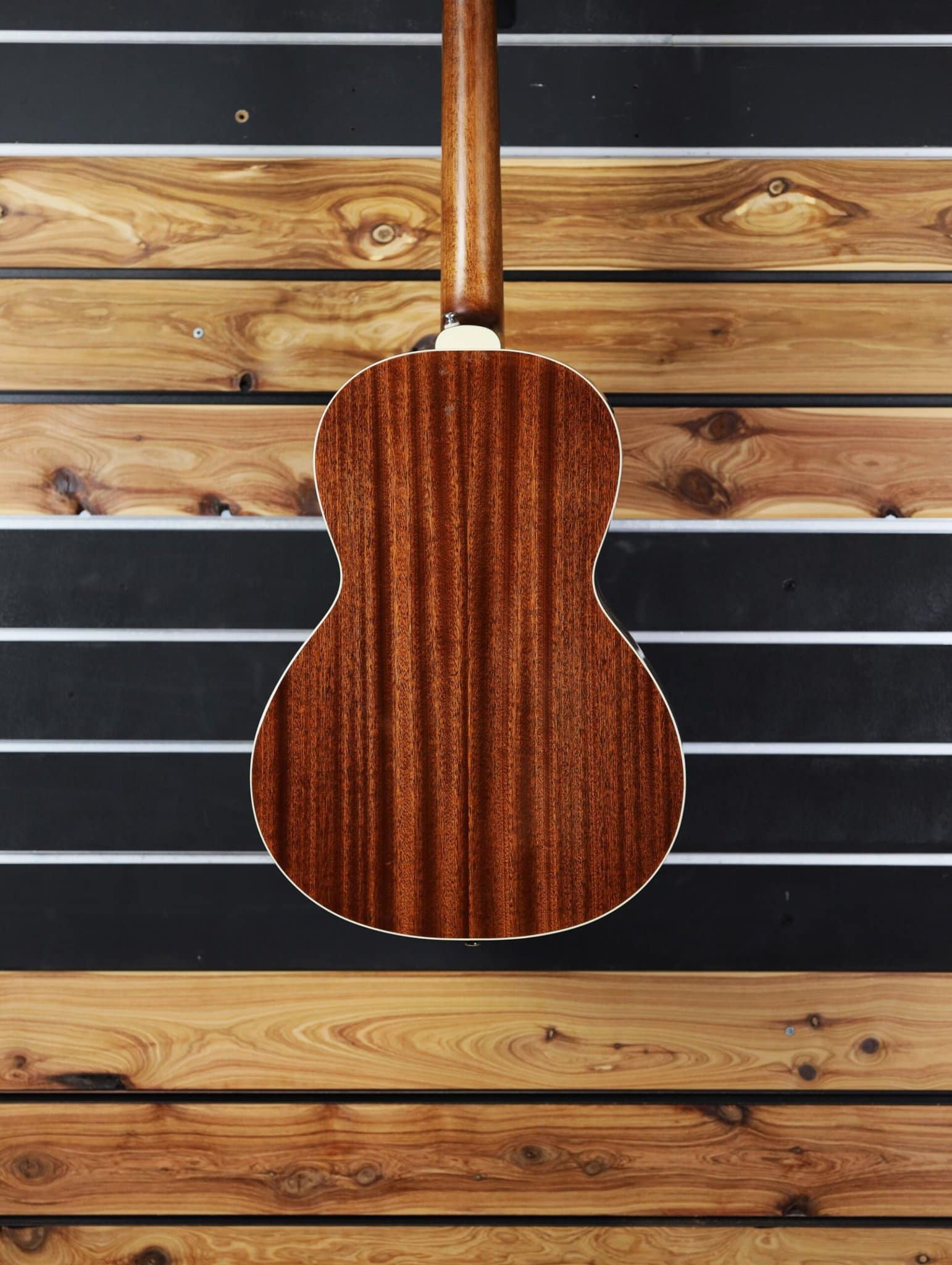 guild p 240 parlour guitar mahogany back