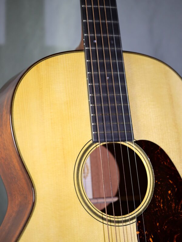 martin 0000 18sm sinker mahogany guitar (2)