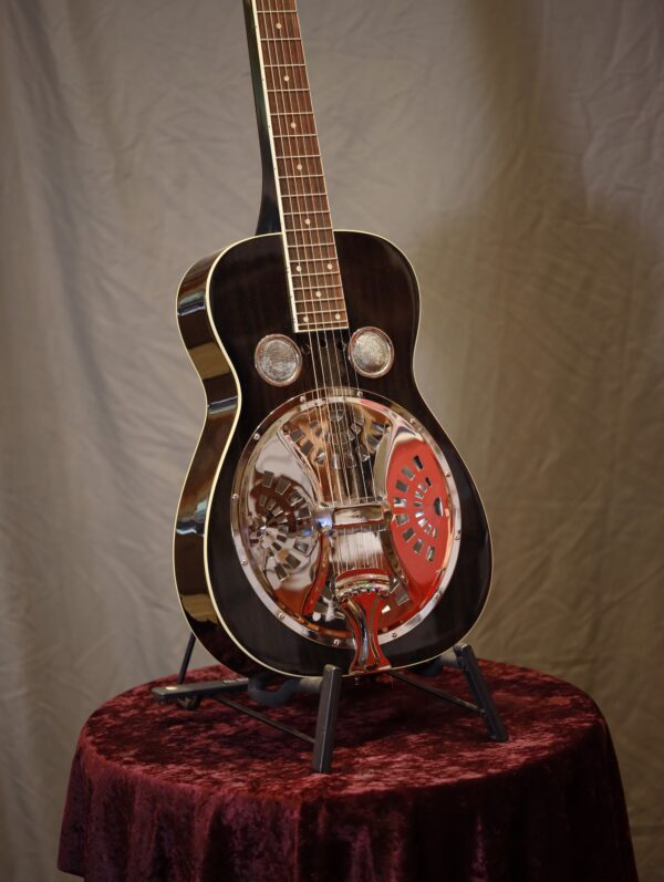 regal rd 52 black lighting resonator