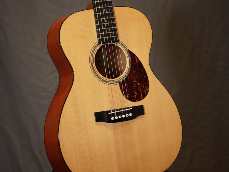 martin om gt16 guitar