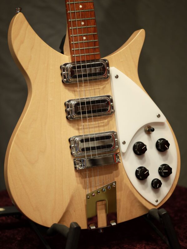 rickenbacker 350v electric guitar (4)