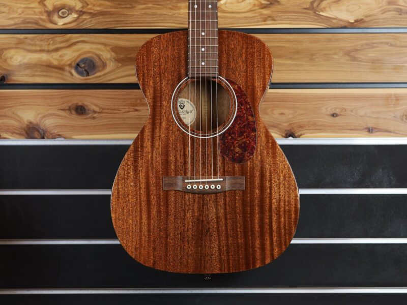 guild om 120 mahogany guitar
